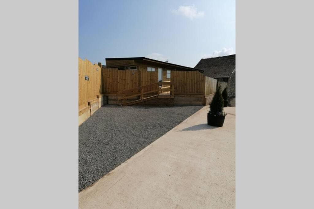Featheredge Corner Lodge Wells Exterior photo