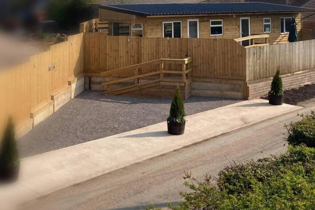 Featheredge Corner Lodge Wells Exterior photo