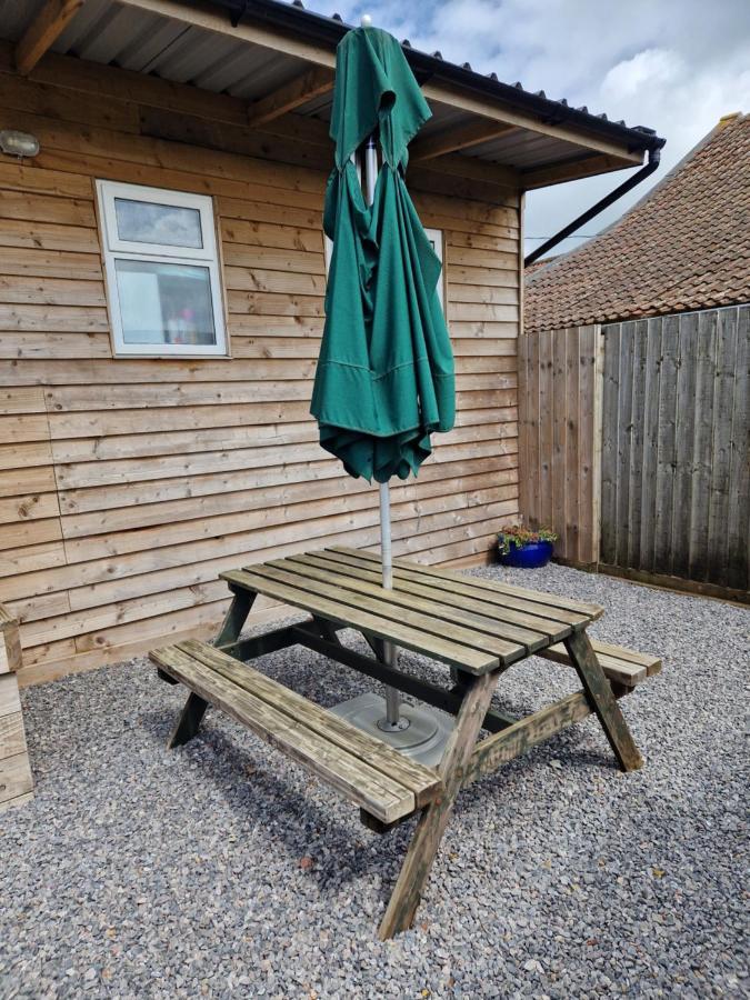 Featheredge Corner Lodge Wells Exterior photo