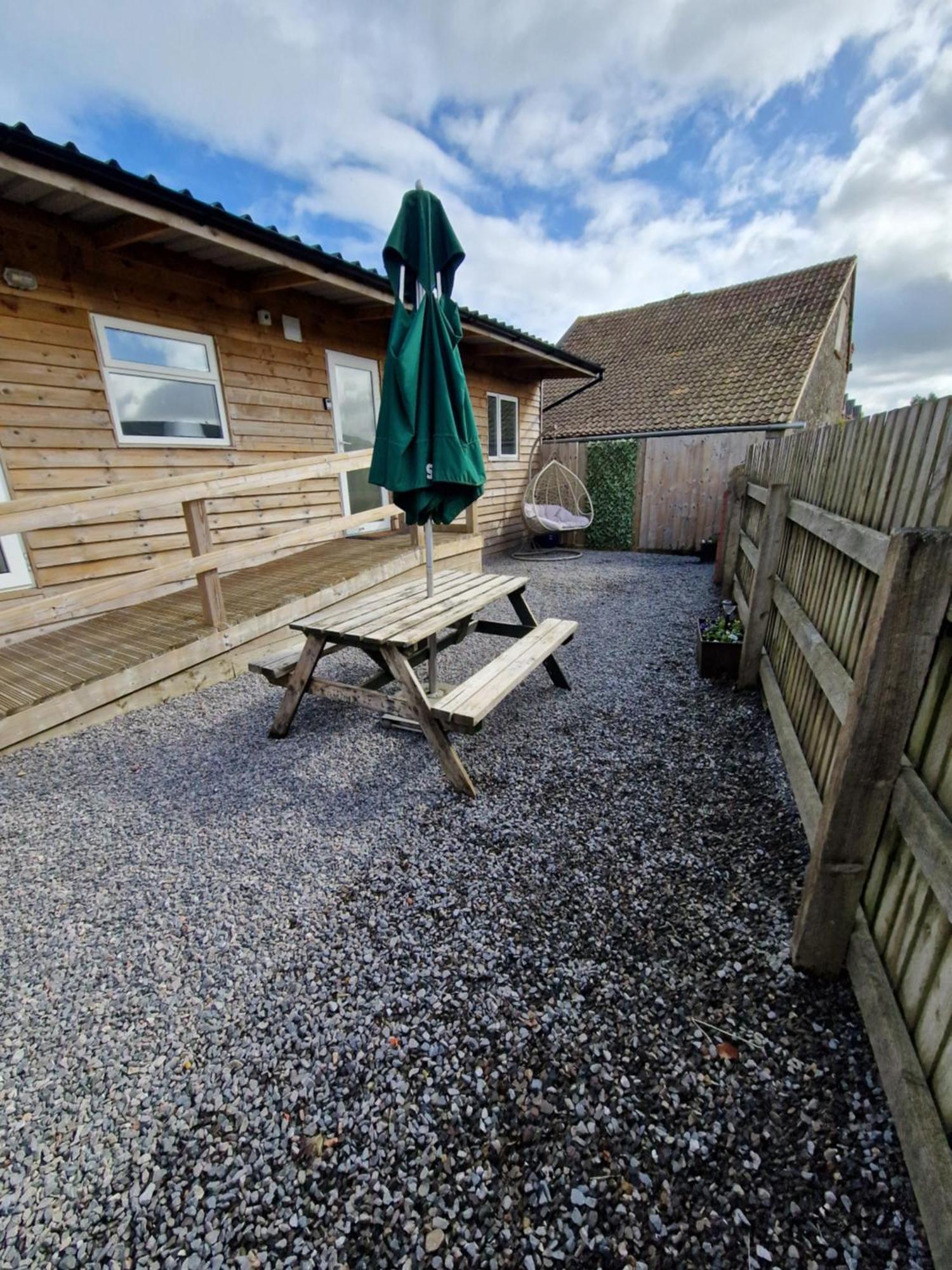 Featheredge Corner Lodge Wells Exterior photo